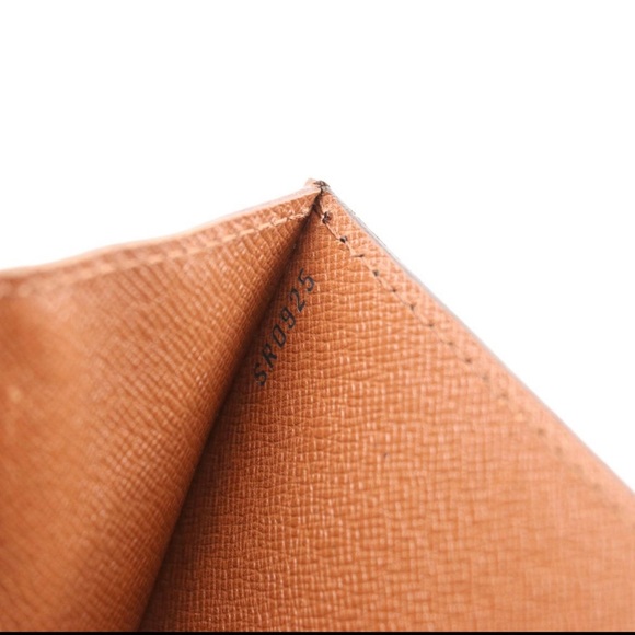 Louis Vuitton Monceau 26 in Monogram Canvas and Leather - Picture 8 of 16